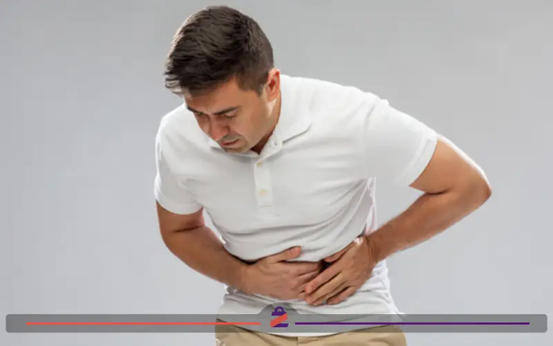 شخصی که کمردرد به دلیل اسهال دارد